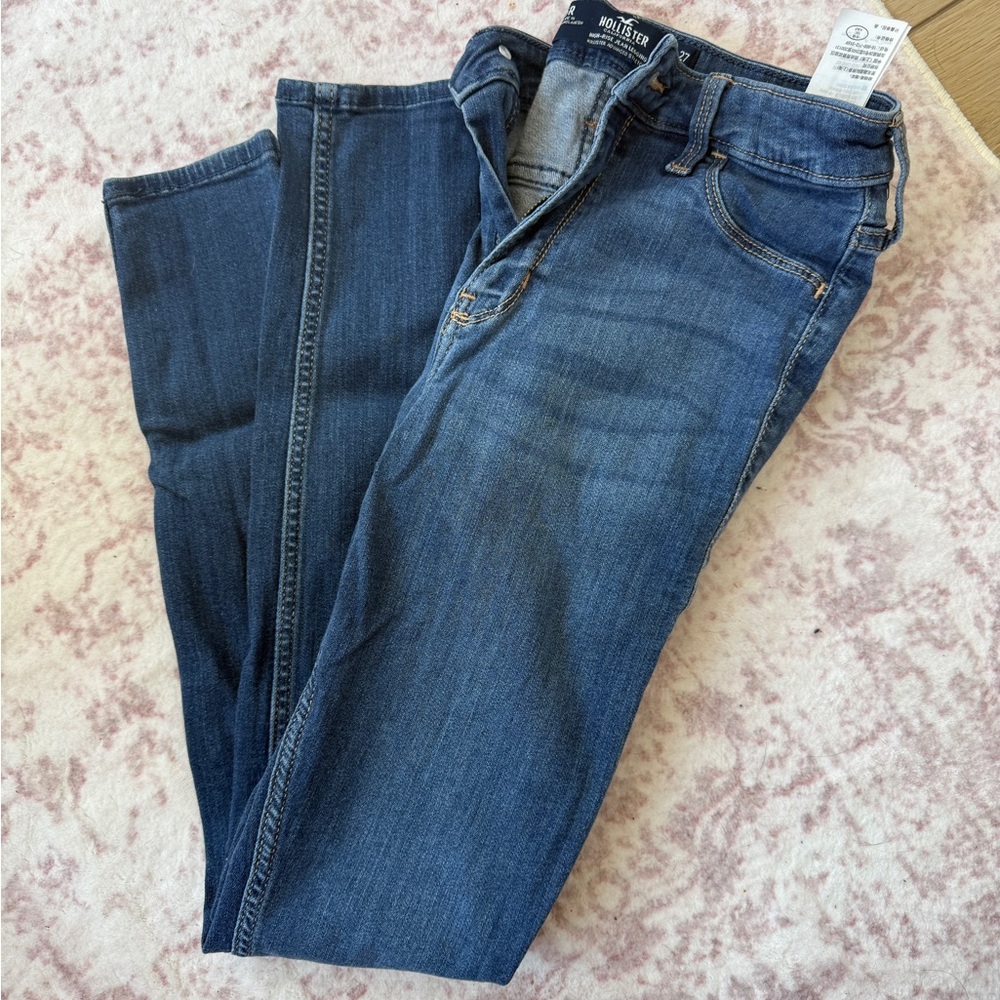 Hollister High-Rise Jean Legging in Dark Denim Blue